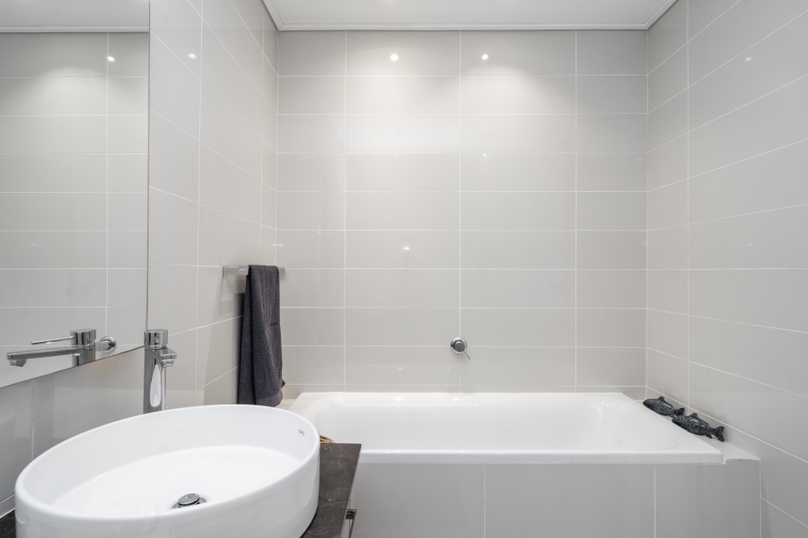 2 Bedroom Property for Sale in Vredehoek Western Cape